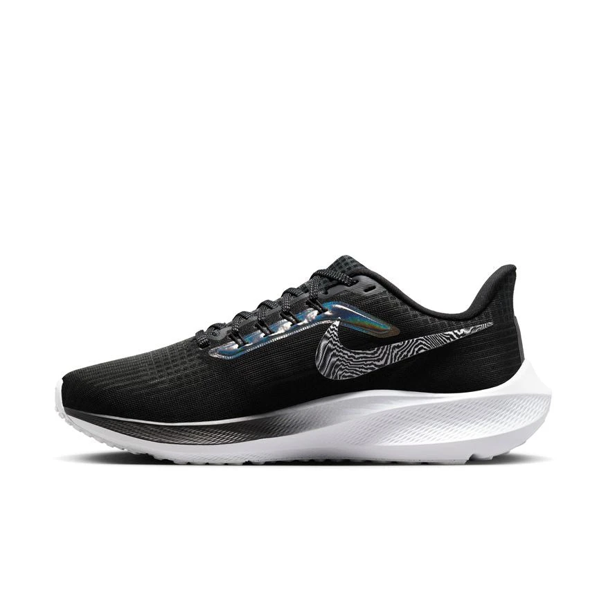 Nike Women's Air Zoom Pegasus 39 Premium (001 - Black/White) 4 Nike Women's Air Zoom Pegasus 39 Premium (001 - Black/White) - Image 2