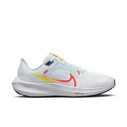 Nike Women's Air Zoom Pegasus 40 (102 - White/Picante Red/Blue Tint/Laser Orange)